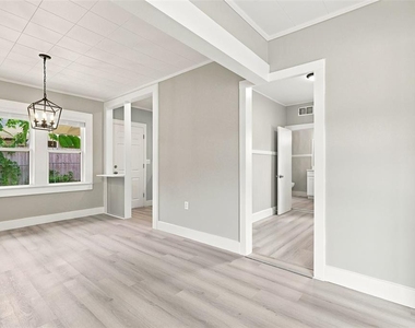 2704 E Jefferson Street - Photo Thumbnail 10