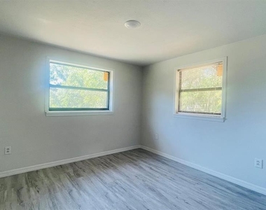 703 Gotts Road - Photo Thumbnail 14