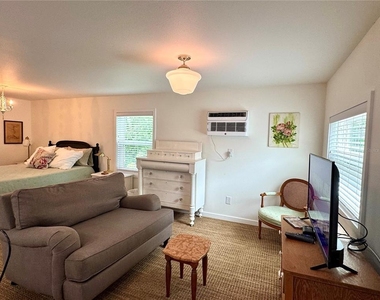 1357 Lakeshore Drive - Photo Thumbnail 16
