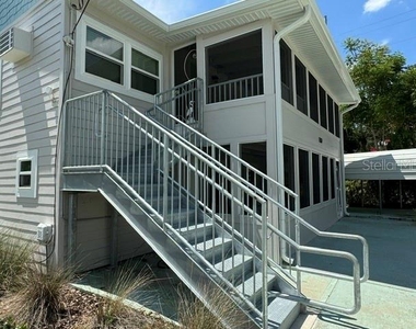 1357 Lakeshore Drive - Photo Thumbnail 3
