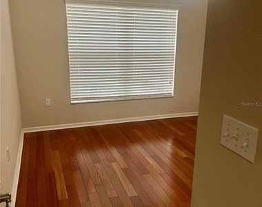308 Windsor Street - Photo Thumbnail 6