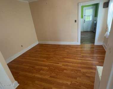 319 New York Street - Photo Thumbnail 3