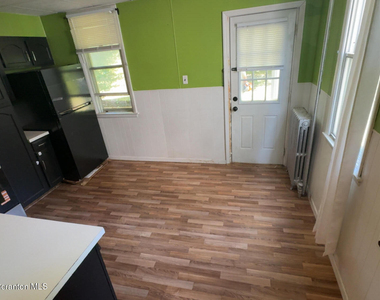 319 New York Street - Photo Thumbnail 2