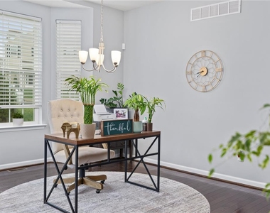 301 Redclover Lane - Photo Thumbnail 9