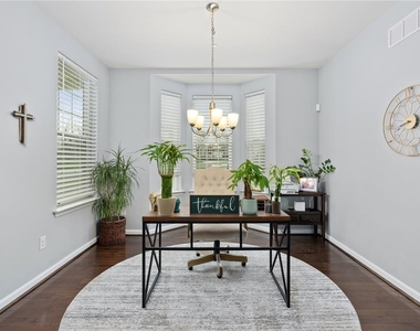 301 Redclover Lane - Photo Thumbnail 11