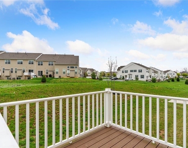 301 Redclover Lane - Photo Thumbnail 6
