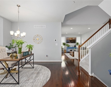 301 Redclover Lane - Photo Thumbnail 8
