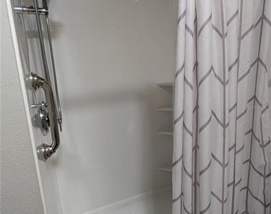 1231 Estill Avenue - Photo Thumbnail 10