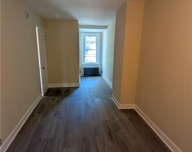 441 Linden Street - Photo Thumbnail 9