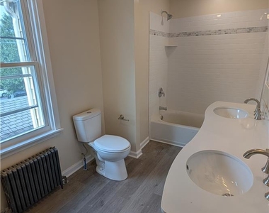 441 Linden Street - Photo Thumbnail 7