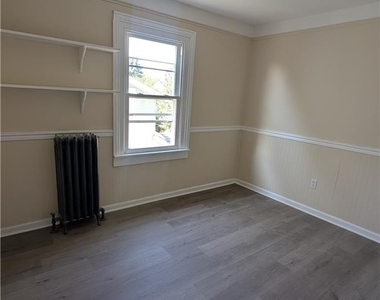 441 Linden Street - Photo Thumbnail 10