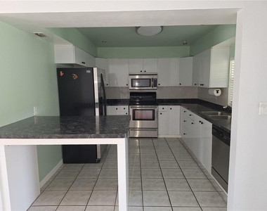 22191 New Rochelle Avenue - Photo Thumbnail 4