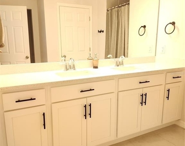 27270 Puno Drive - Photo Thumbnail 15