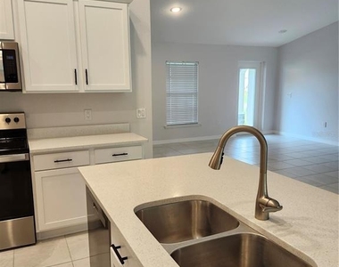 27270 Puno Drive - Photo Thumbnail 7