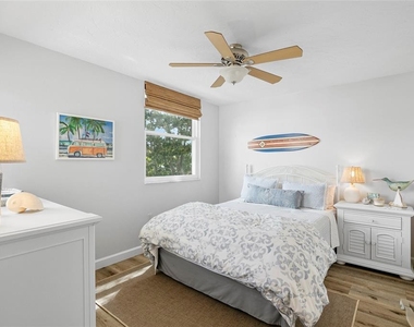 440 Palm Tree Drive - Photo Thumbnail 3