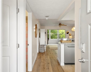 440 Palm Tree Drive - Photo Thumbnail 2