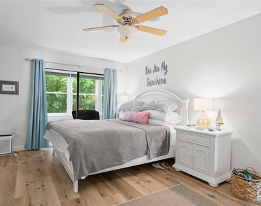 440 Palm Tree Drive - Photo Thumbnail 13