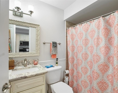 440 Palm Tree Drive - Photo Thumbnail 5