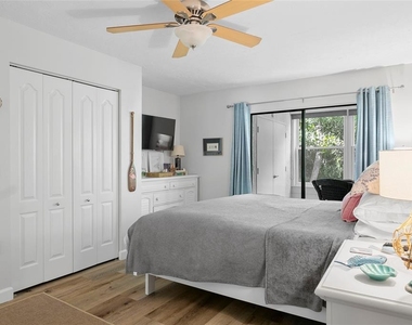 440 Palm Tree Drive - Photo Thumbnail 14