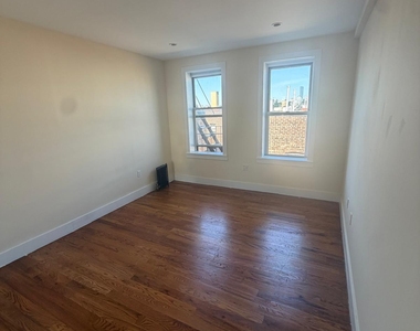 W 179th Street / Pinehurst Avenue - Photo Thumbnail 4