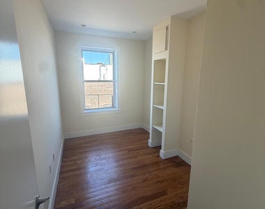 W 179th Street / Pinehurst Avenue - Photo Thumbnail 9