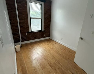 3694 Broadway - Photo Thumbnail 4