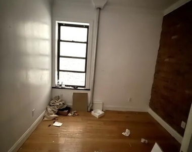 3694 Broadway - Photo Thumbnail 2