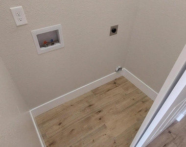 2414 San Diego Avenue - Photo Thumbnail 27
