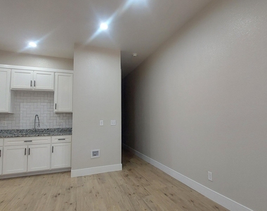 2414 San Diego Avenue - Photo Thumbnail 16