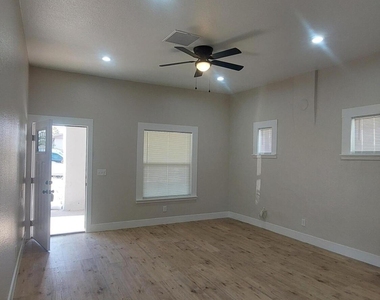 2414 San Diego Avenue - Photo Thumbnail 18