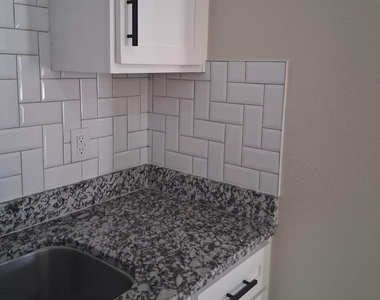 2414 San Diego Avenue - Photo Thumbnail 14