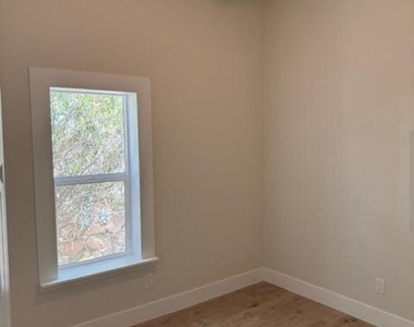 2414 San Diego Avenue - Photo Thumbnail 9