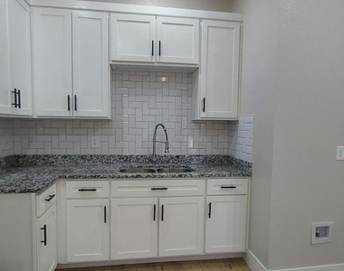 2414 San Diego Avenue - Photo Thumbnail 17