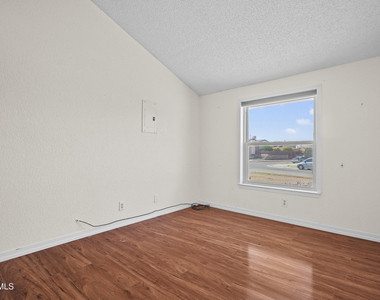 4805 Maureen Circle - Photo Thumbnail 18