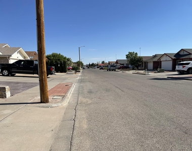 3057 Manny Aguilera Drive - Photo Thumbnail 28