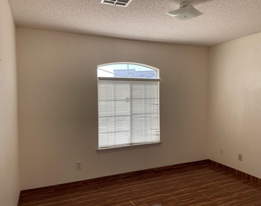 3057 Manny Aguilera Drive - Photo Thumbnail 5