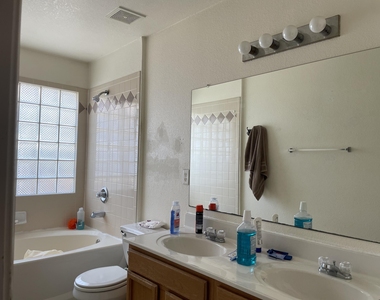 3057 Manny Aguilera Drive - Photo Thumbnail 24