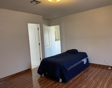 3057 Manny Aguilera Drive - Photo Thumbnail 23
