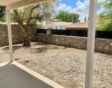 2215 King James Place - Photo Thumbnail 25