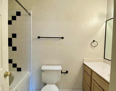 2215 King James Place - Photo Thumbnail 13