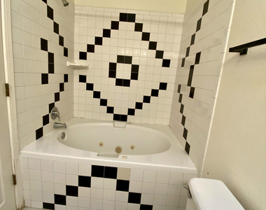 2215 King James Place - Photo Thumbnail 12