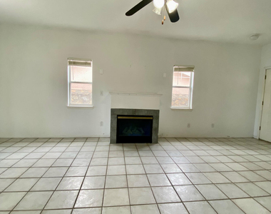 2215 King James Place - Photo Thumbnail 4