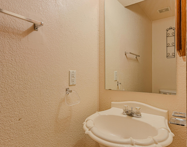 712 Laramie River Avenue - Photo Thumbnail 13