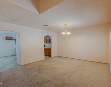 712 Laramie River Avenue - Photo Thumbnail 5