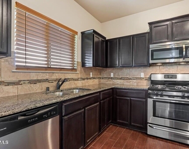 2047 Dreamlight Place - Photo Thumbnail 7