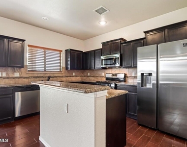 2047 Dreamlight Place - Photo Thumbnail 10