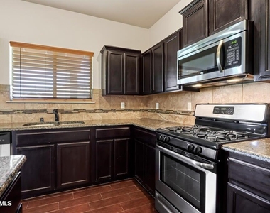 2047 Dreamlight Place - Photo Thumbnail 9