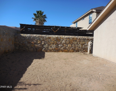 12572 Paseo Lindo Drive - Photo Thumbnail 31