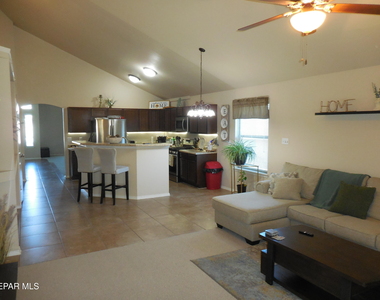 12572 Paseo Lindo Drive - Photo Thumbnail 16