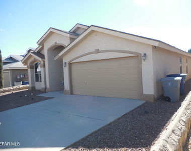 12572 Paseo Lindo Drive - Photo Thumbnail 2